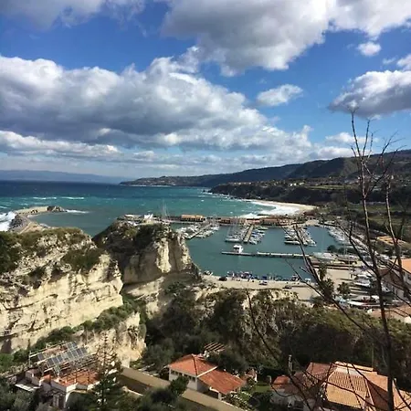 Cesareo House Lägenhet Tropea