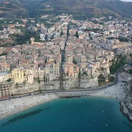 Lägenhet Cesareo House Tropea